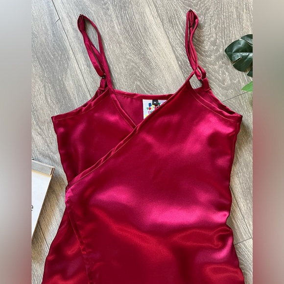Omighty Mini “Silk” Surplice Wrap Dress in Red Wine. Size M NWOT! - Picture 3 of 11
